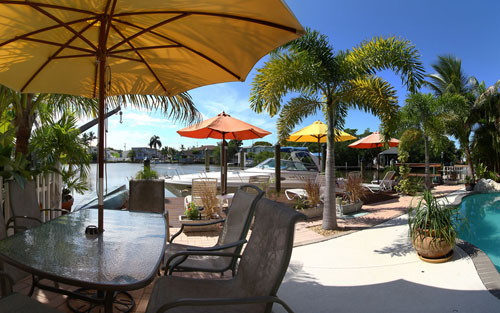 Manatee Bay Inn