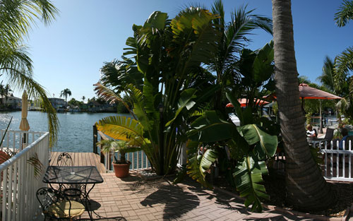 Manatee Bay Inn