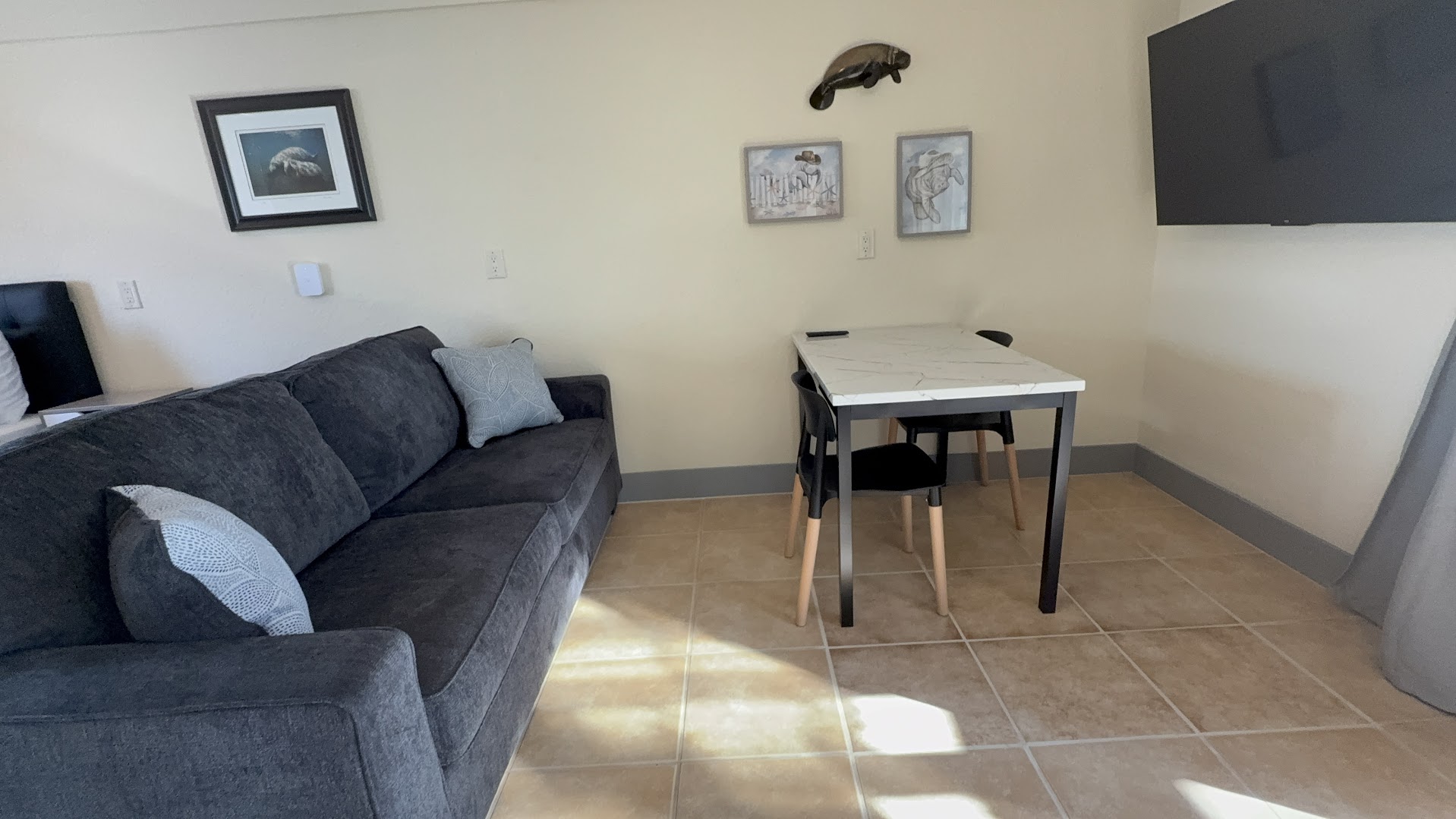 Unit 2 Studio Sitting Area